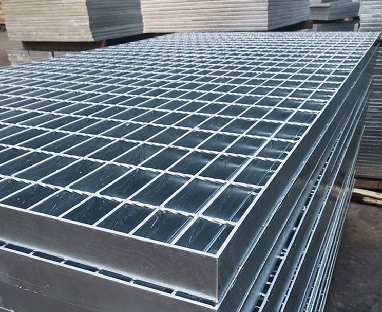 不銹鋼鋼格柵G504/40/100W，表面拋光處理，1.2米寬
